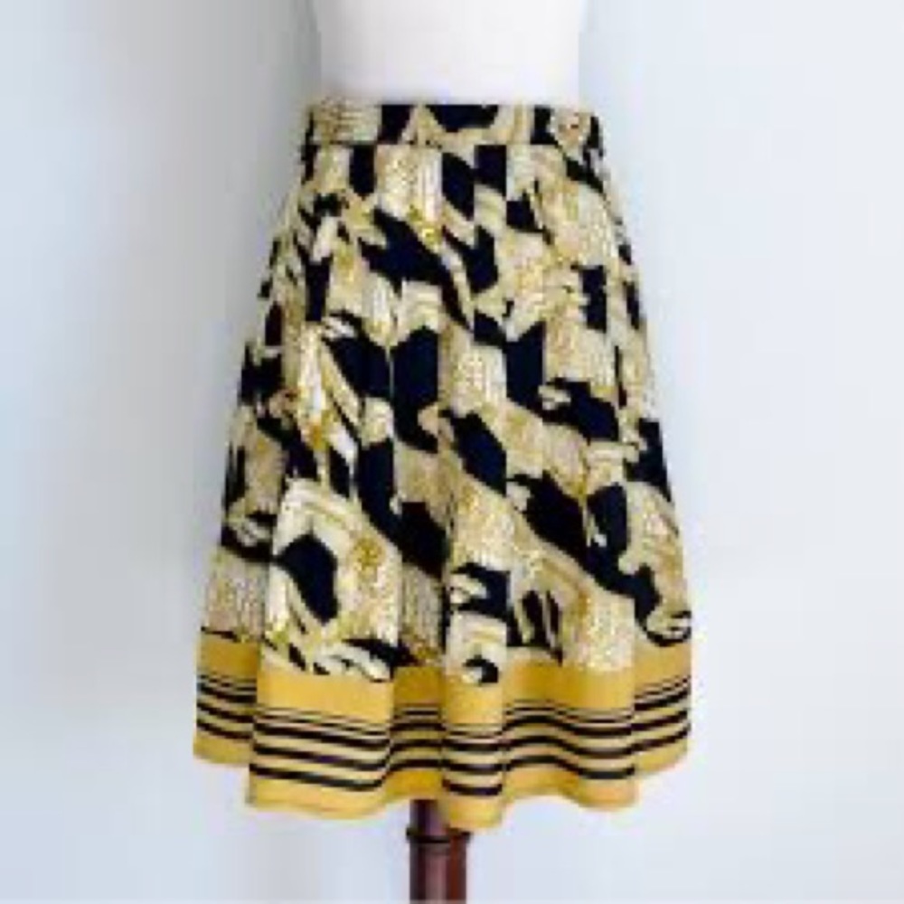 ❤️Anthropologie skirt Black and Gold.